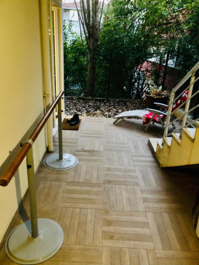 Lovely Escape House In A Frame With Garden Isztambul Kültér fotó